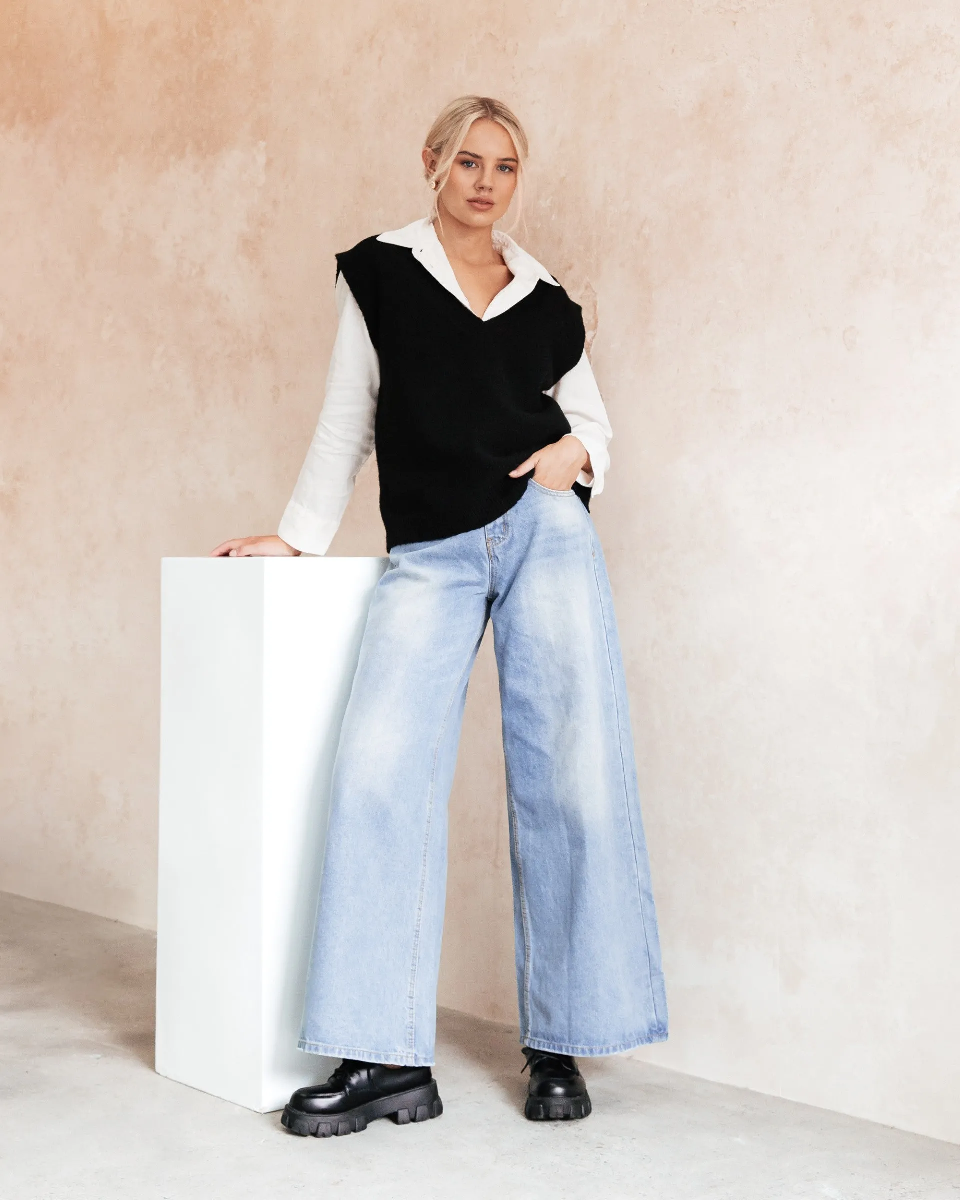 Wide Leg Jean - Mid Wash